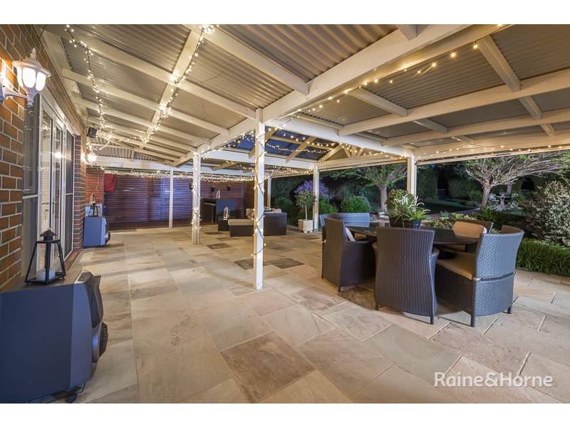 5 Marshall Close, Sunbury VIC 3429