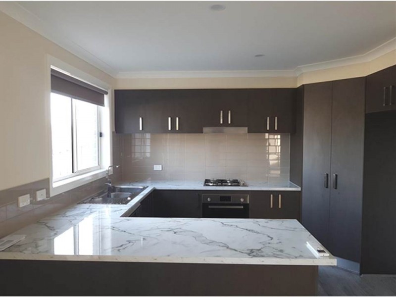 101 Belleview Drive, Sunbury VIC 3429