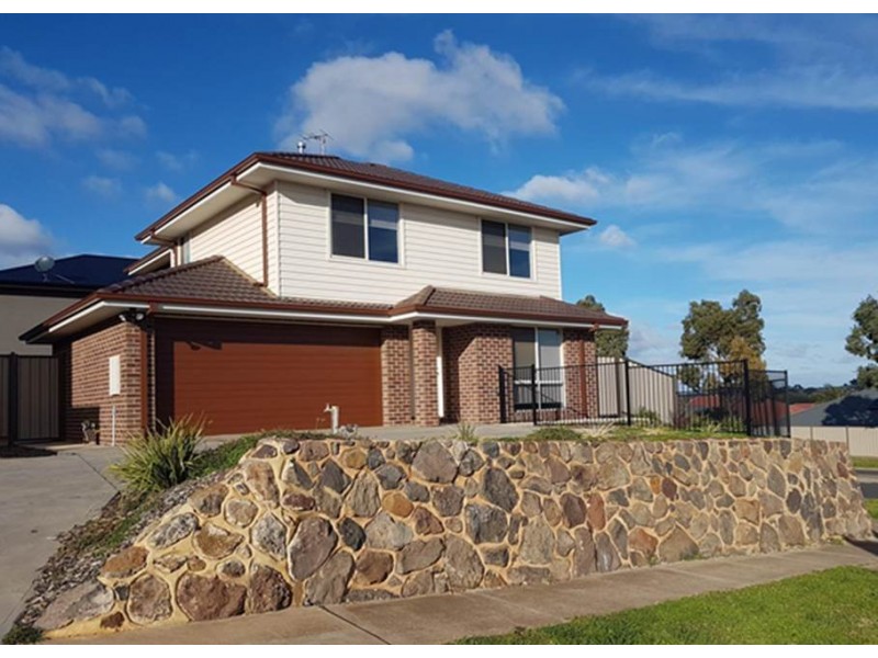 101 Belleview Drive, Sunbury VIC 3429