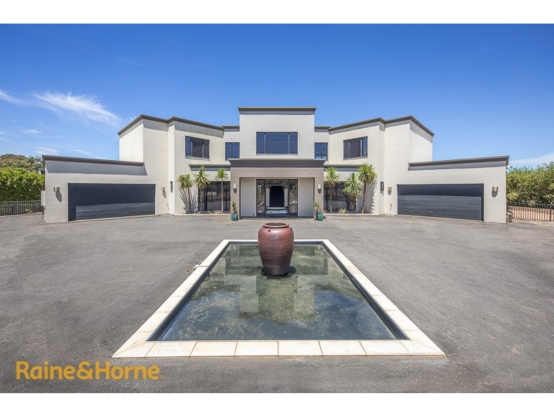 12 Marshall Close, Sunbury VIC 3429