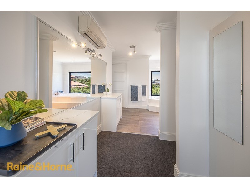 12 Marshall Close, Sunbury VIC 3429