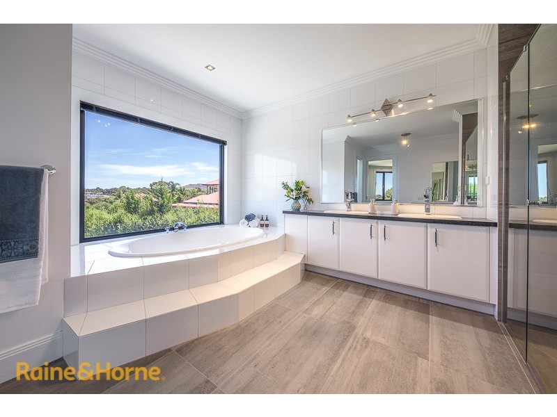 12 Marshall Close, Sunbury VIC 3429