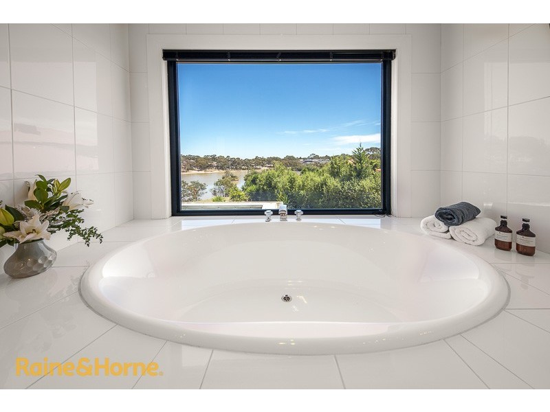 12 Marshall Close, Sunbury VIC 3429