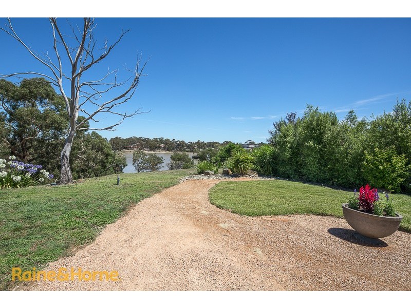 12 Marshall Close, Sunbury VIC 3429
