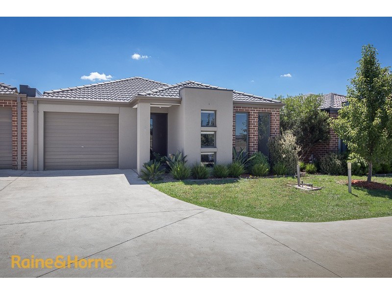 4/15 Marl Close, Sunbury VIC 3429