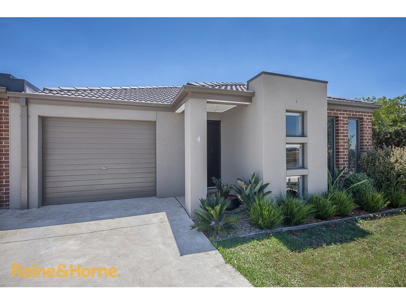 4/15 Marl Close, Sunbury VIC 3429
