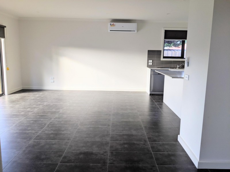 2/6 Mullock Road, Diggers Rest VIC 3427