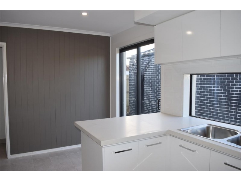 48 Dobell Avenue, Sunbury VIC 3429