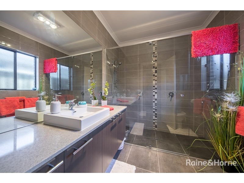 25 Wildflower Drive, Sunbury VIC 3429