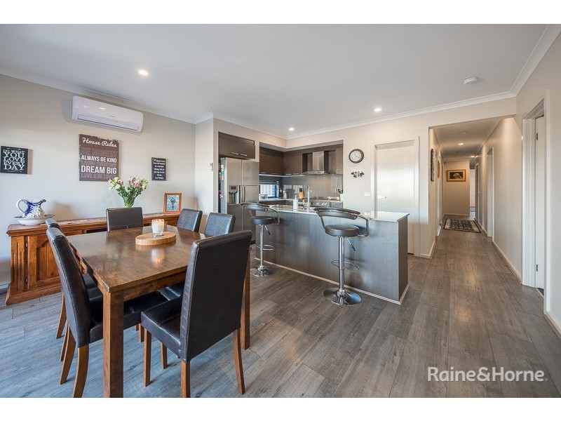 25 Wildflower Drive, Sunbury VIC 3429