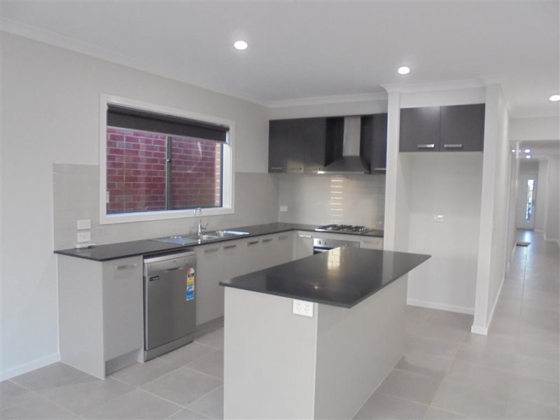 7 Wine Place, Diggers Rest VIC 3427
