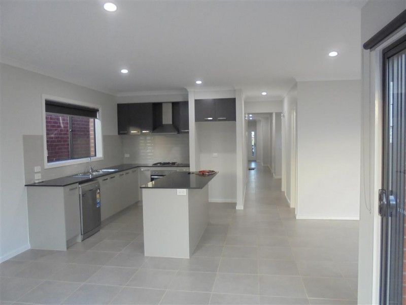 7 Wine Place, Diggers Rest VIC 3427