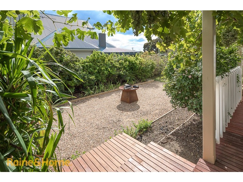 90 Barkly Street, Sunbury VIC 3429