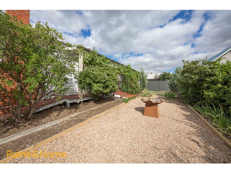 90 Barkly Street, Sunbury VIC 3429