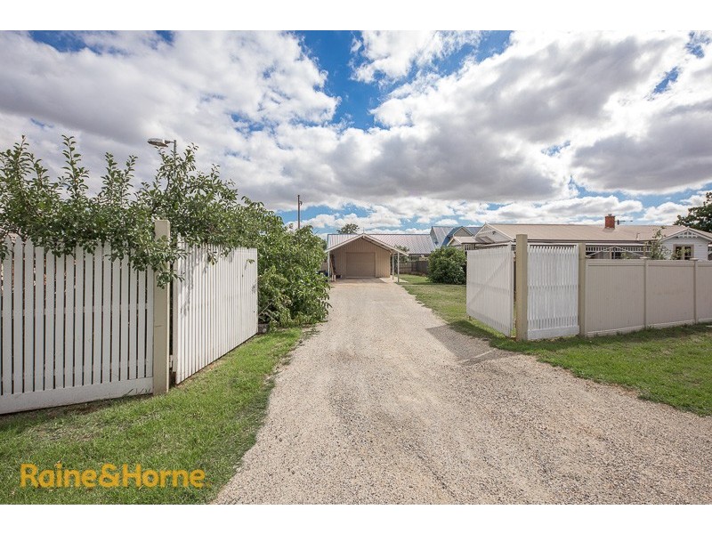 39 Shields Street, Sunbury VIC 3429
