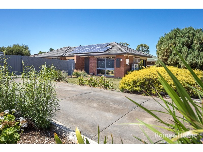 7 Eton Close, Sunbury VIC 3429
