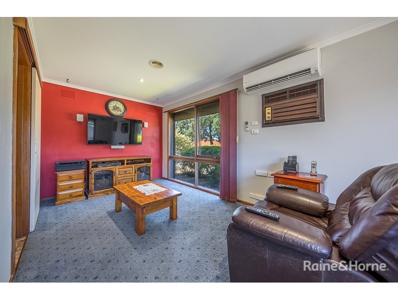 7 Eton Close, Sunbury VIC 3429