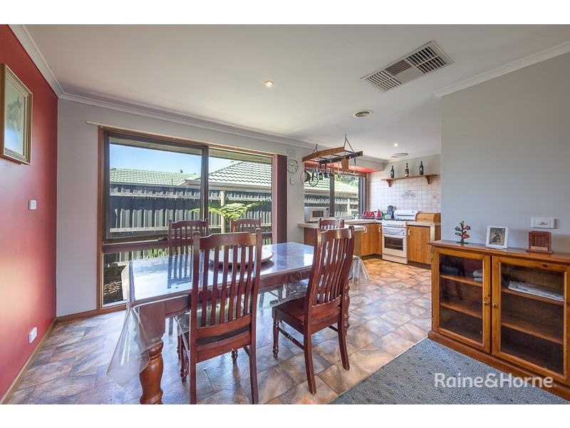 7 Eton Close, Sunbury VIC 3429
