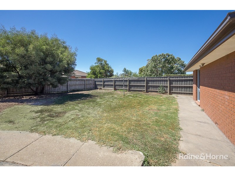 7 Eton Close, Sunbury VIC 3429