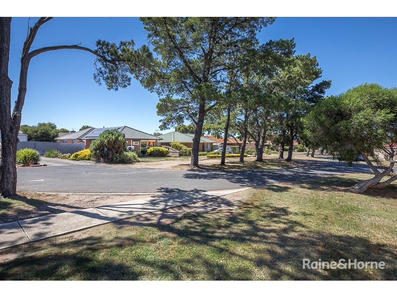 7 Eton Close, Sunbury VIC 3429