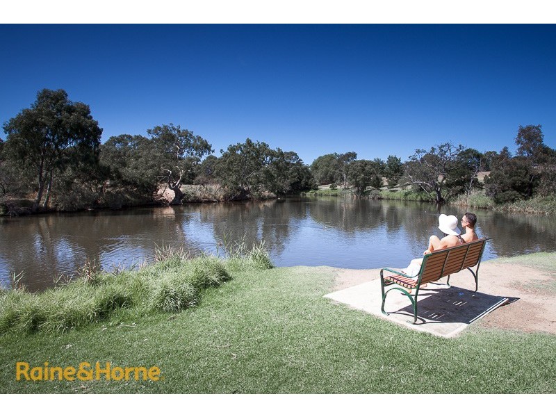 104 Yellowgum Boulevard, Sunbury VIC 3429