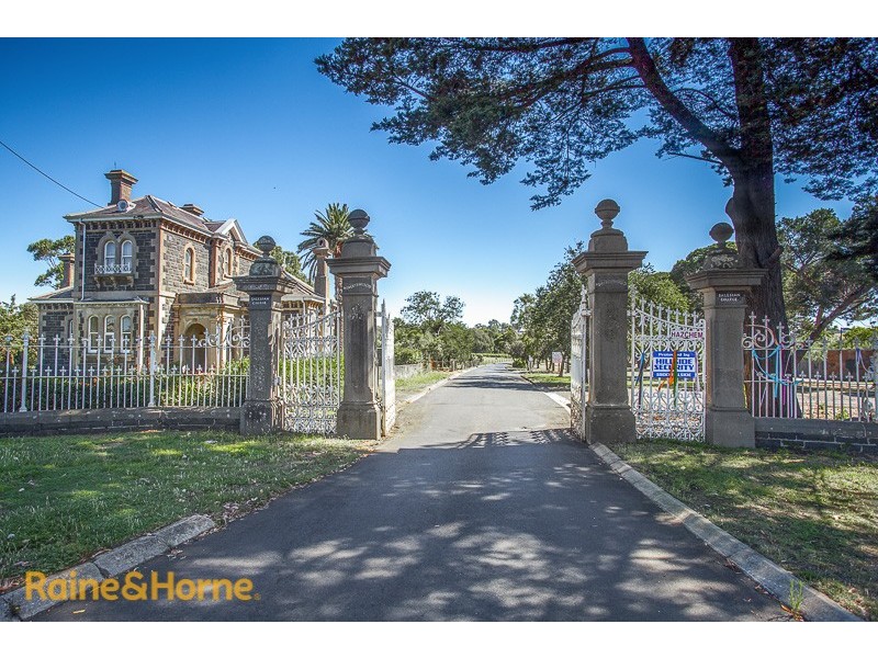 104 Yellowgum Boulevard, Sunbury VIC 3429