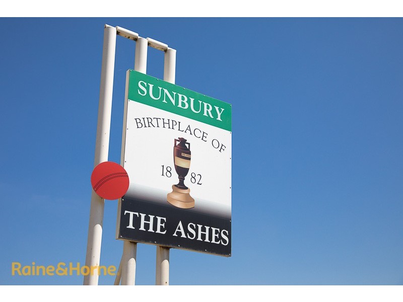 104 Yellowgum Boulevard, Sunbury VIC 3429