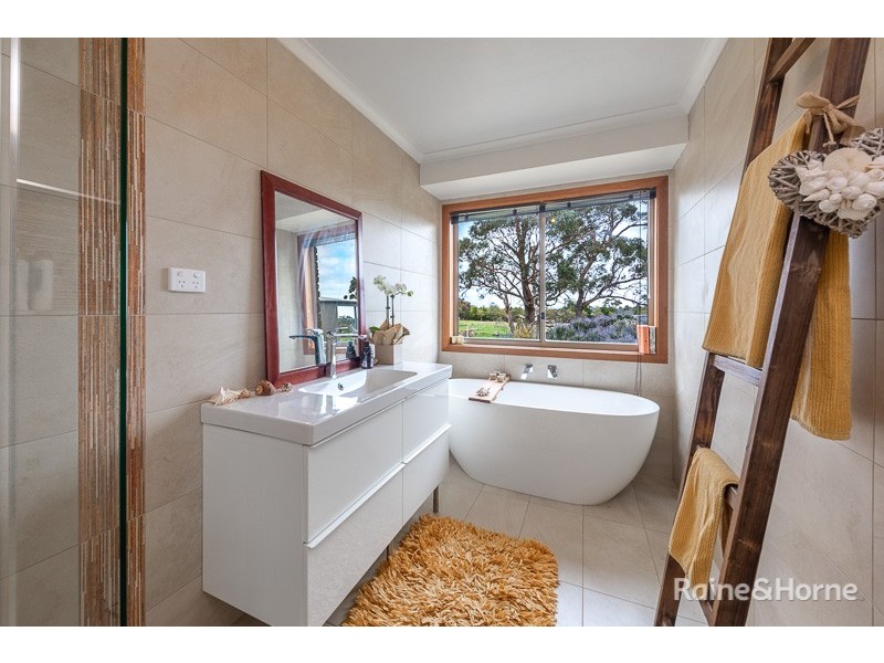 93 Gyro Close, Riddells Creek VIC 3431