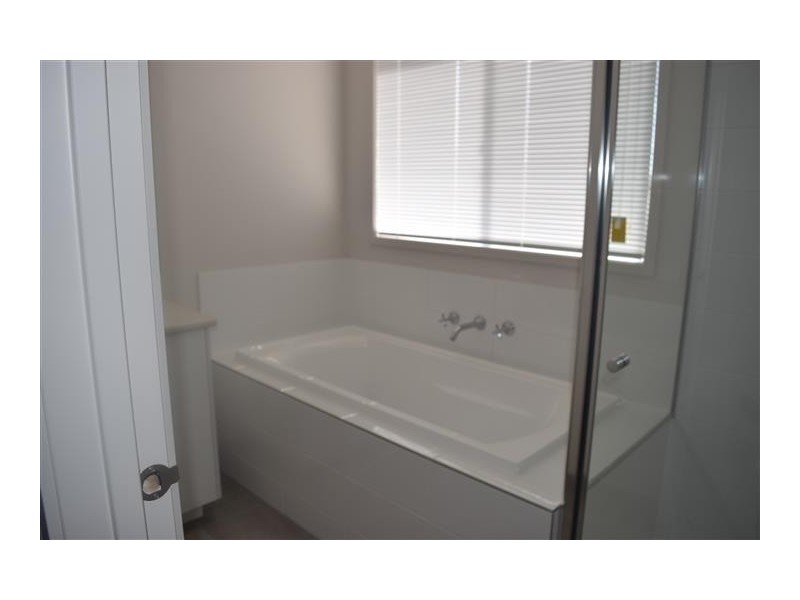 48 Wedmore Crescent, Sunbury VIC 3429
