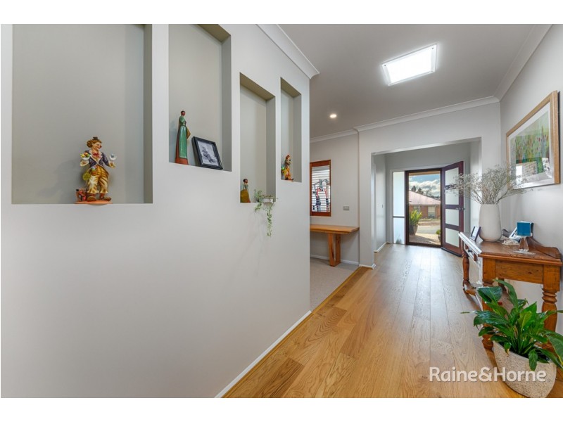 9 Swift Street, Sunbury VIC 3429