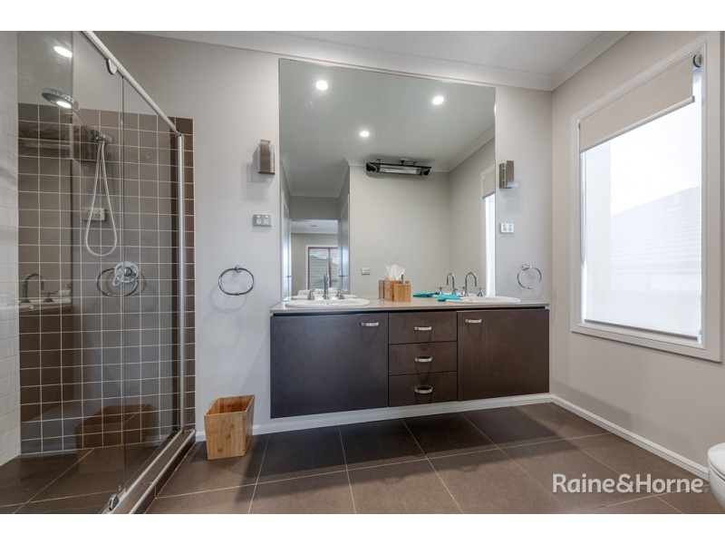 9 Swift Street, Sunbury VIC 3429