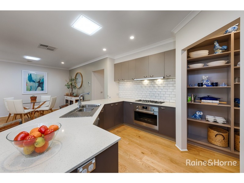 9 Swift Street, Sunbury VIC 3429