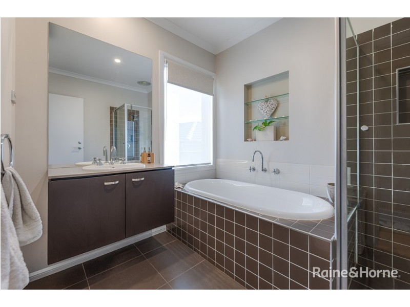 9 Swift Street, Sunbury VIC 3429