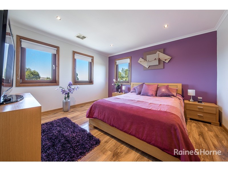 12 Stratford Close, Sunbury VIC 3429