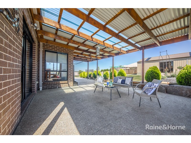 12 Stratford Close, Sunbury VIC 3429