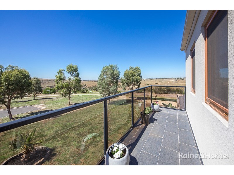 12 Stratford Close, Sunbury VIC 3429
