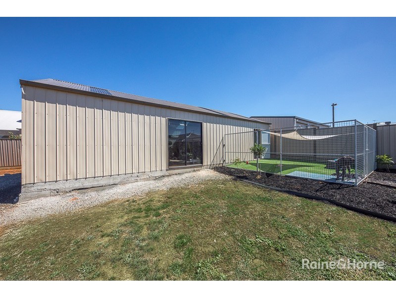 12 Stratford Close, Sunbury VIC 3429