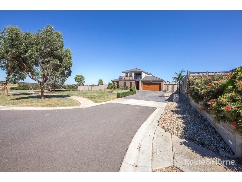 12 Stratford Close, Sunbury VIC 3429