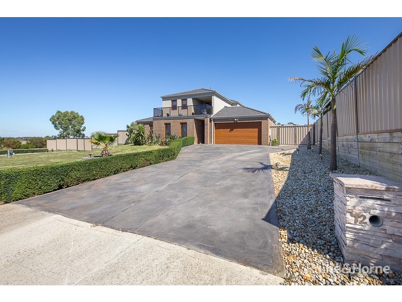 12 Stratford Close, Sunbury VIC 3429