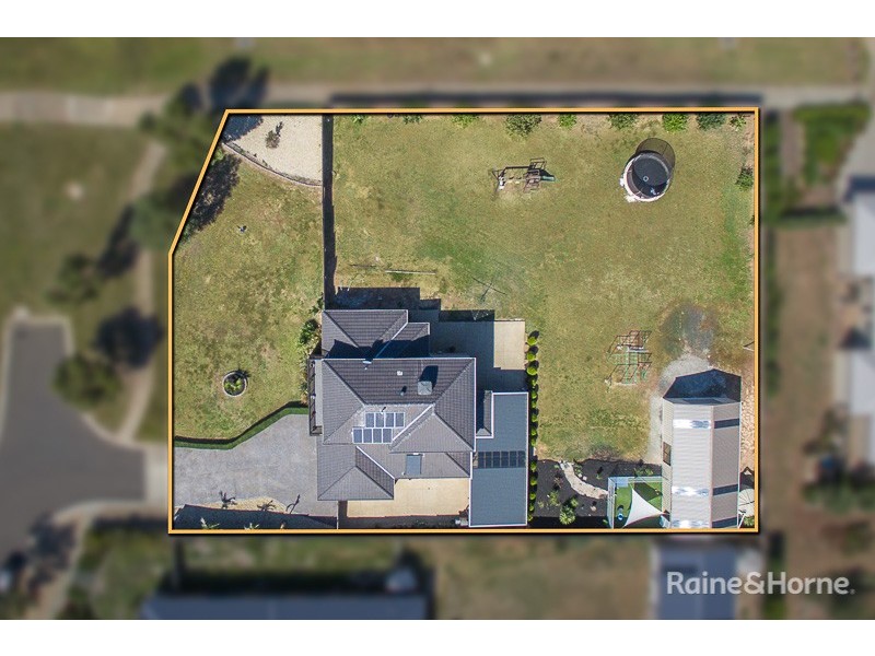 12 Stratford Close, Sunbury VIC 3429