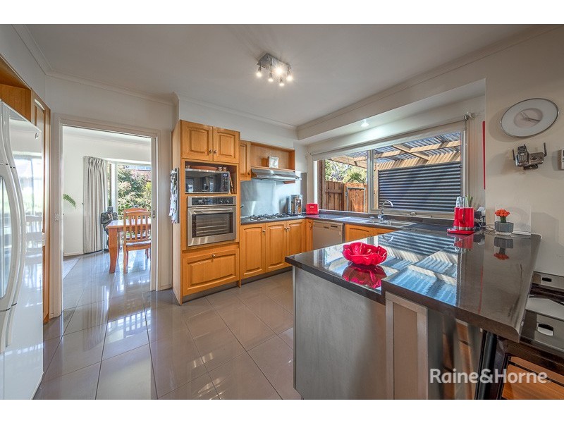 2 Harcombe Drive, Sunbury VIC 3429