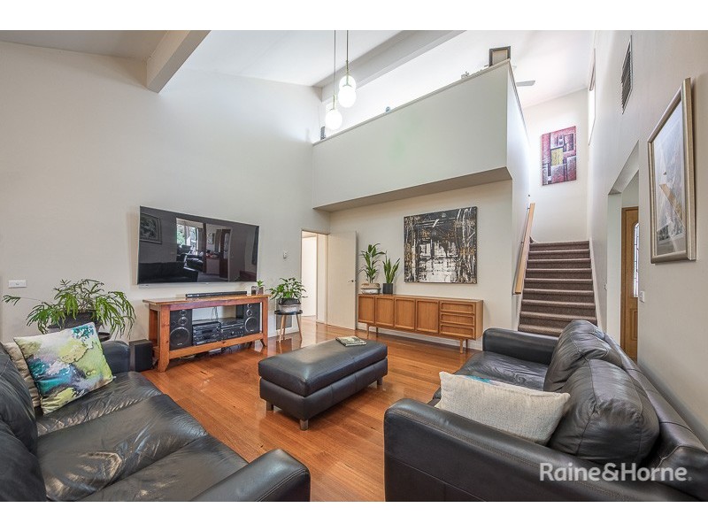 2 Harcombe Drive, Sunbury VIC 3429