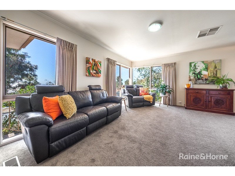 2 Harcombe Drive, Sunbury VIC 3429
