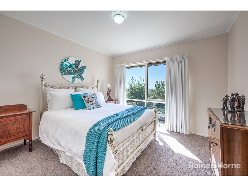 2 Harcombe Drive, Sunbury VIC 3429