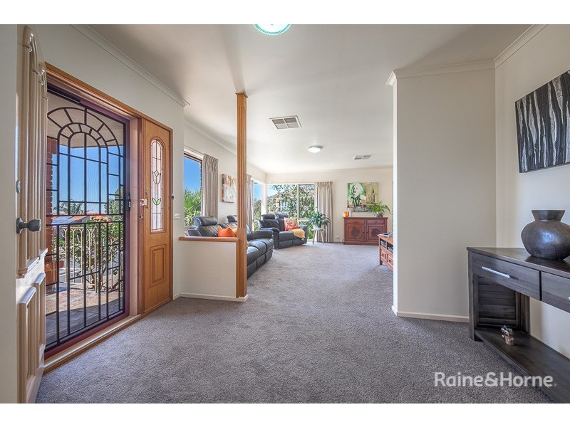 2 Harcombe Drive, Sunbury VIC 3429