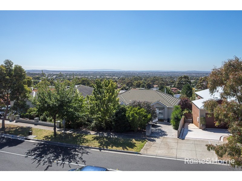 2 Harcombe Drive, Sunbury VIC 3429