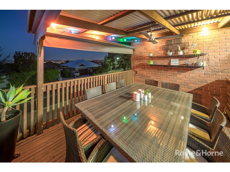 2 Harcombe Drive, Sunbury VIC 3429