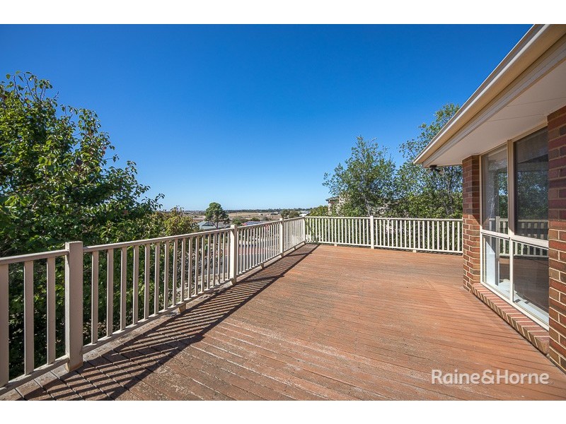 28 Backhaus Avenue, Sunbury VIC 3429