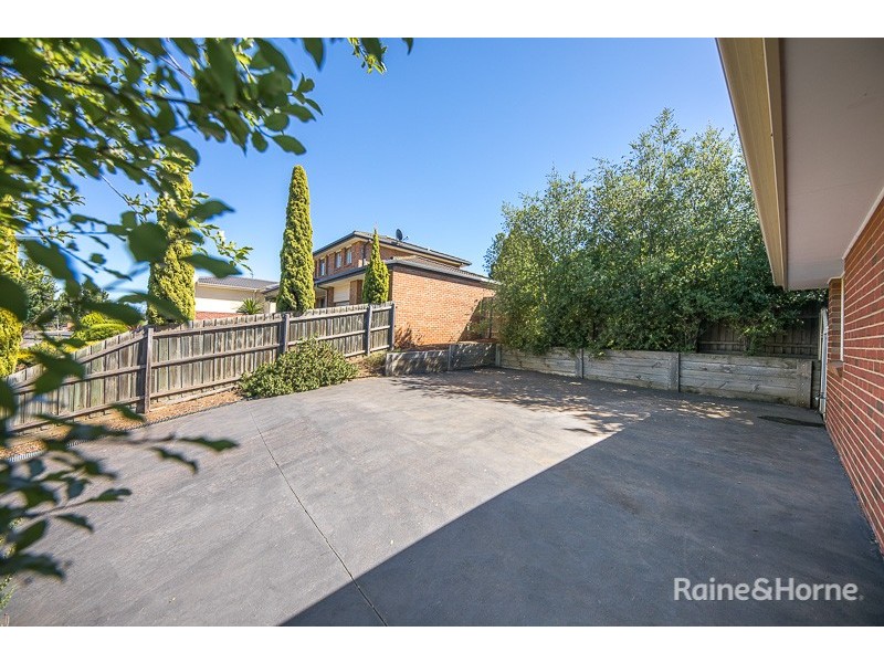 28 Backhaus Avenue, Sunbury VIC 3429