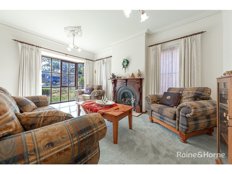 27 Powlett Street, Sunbury VIC 3429